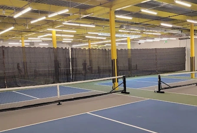 Pickleball Barrier Divider Containment Netting 10' x 300'